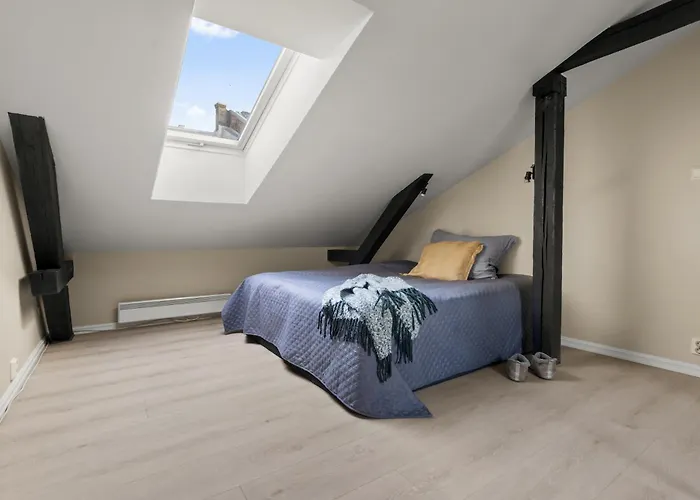 Unique Top Floor - Super Central - 2 Bedr - 78 M2